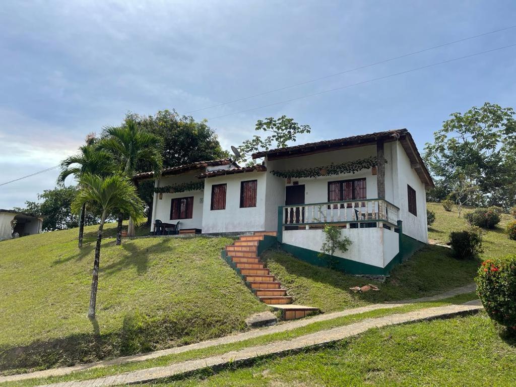 Hotel Candilejas Puerto Berrio المظهر الخارجي الصورة