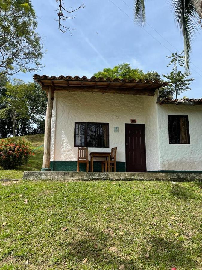 Hotel Candilejas Puerto Berrio المظهر الخارجي الصورة
